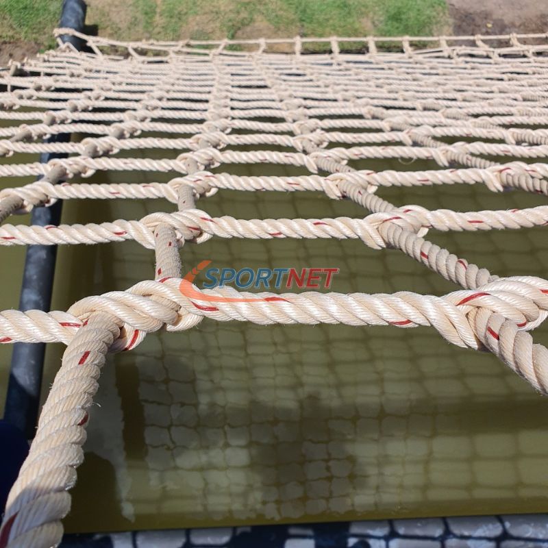 ผลิตตาข่ายเชือกถักตามแบบต่างๆ ตาข่ายเชือกถัก ชนิด HDPP และ HDPE ชนิดเส้นใยเหนียวพิเศษ เกลียวอัดแน่น รองรับการใช้งานหลากหลาย ทนทานต่อแรงกระแทก รองรับแรงดึงและแรงกระชากได้สูง มีความยืดหยุ่นได้ดี ไม่อมน้ำและทนต่อความเป็นกรด ทนแดด ทนฝน ใช้งานได้นาน