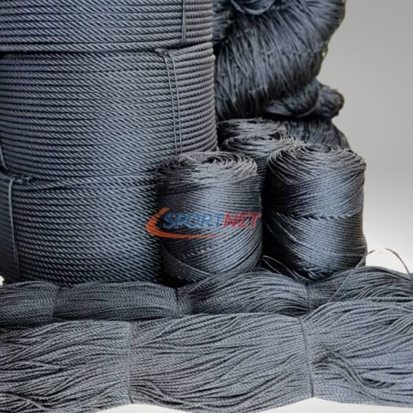 เชือก HDPE สีดำ ผสมสารป้องกัน UV เหมาะสำหรับงานกลางแจ้งโดยเฉพาะ เกลียวอัดแน่น มีความหนาแน่นสูง เหนียว ยืดตัวได้น้อย ทนแรงดึง ทนแดด ทนฝน ไม่ขึ้นรา